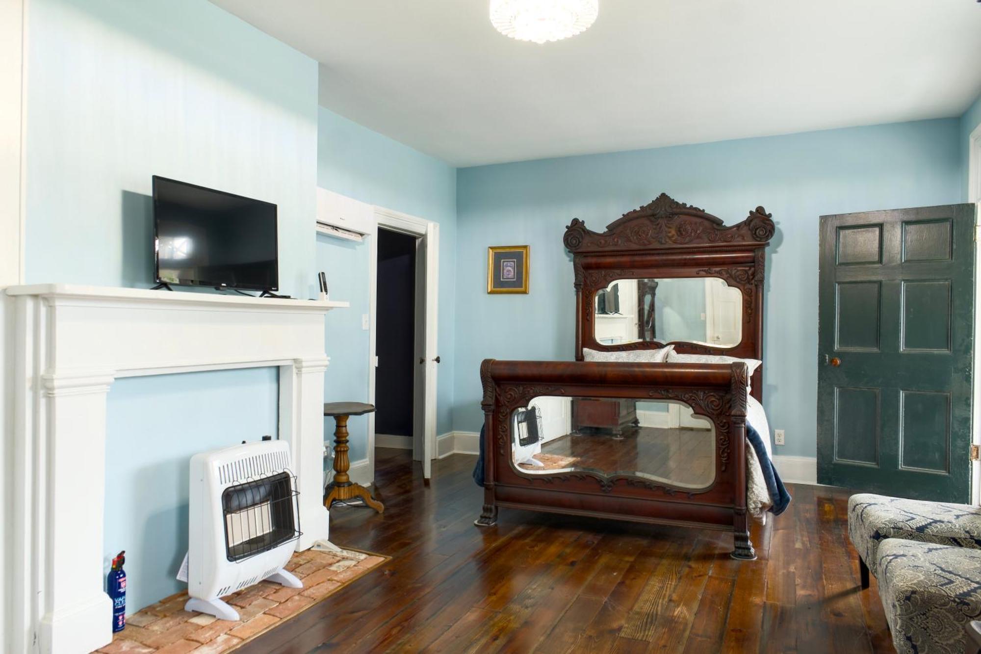 Casa vacanze Borum House - 3 Bed, 2 & Half Bath, Full Kitchen, Heart Of Downtown